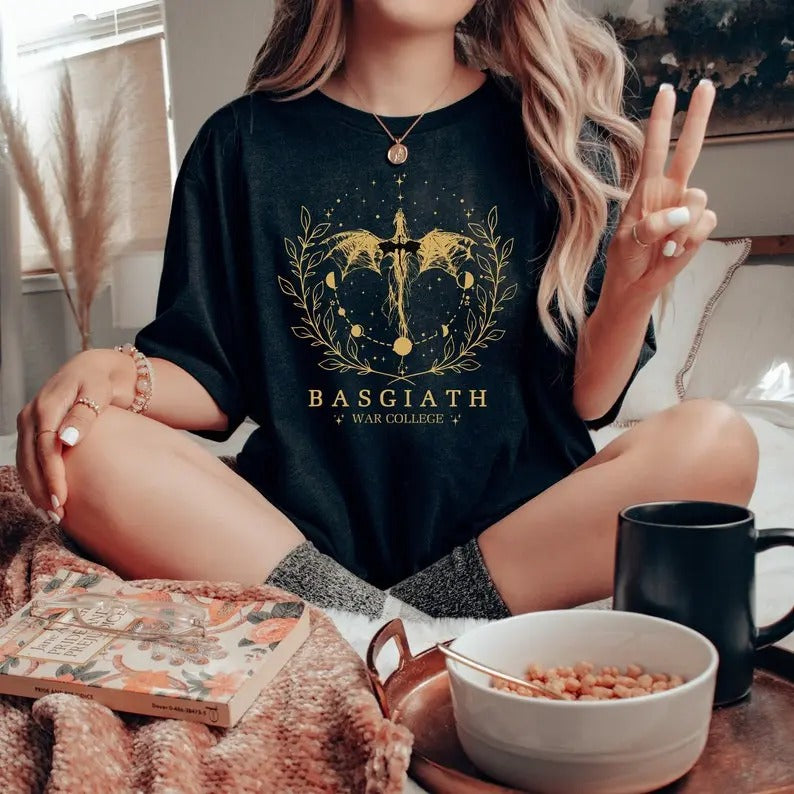 Booktok dragon bookish reading shirt, Bookstagram war college fandom gothic clothes tshirt Christmas birthday gift for her bibliophile tee Casual Cotton Crewneck