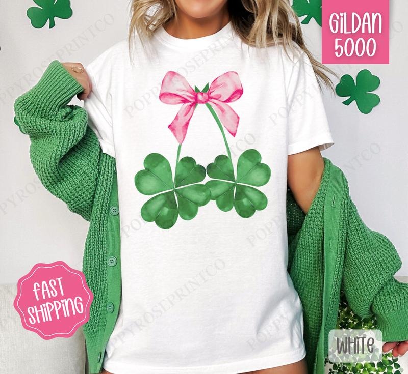 Clover Bow Shirt Gildan, St Patrick's Day Women's Tee, Cute Women's Tshirt Plus Sizes