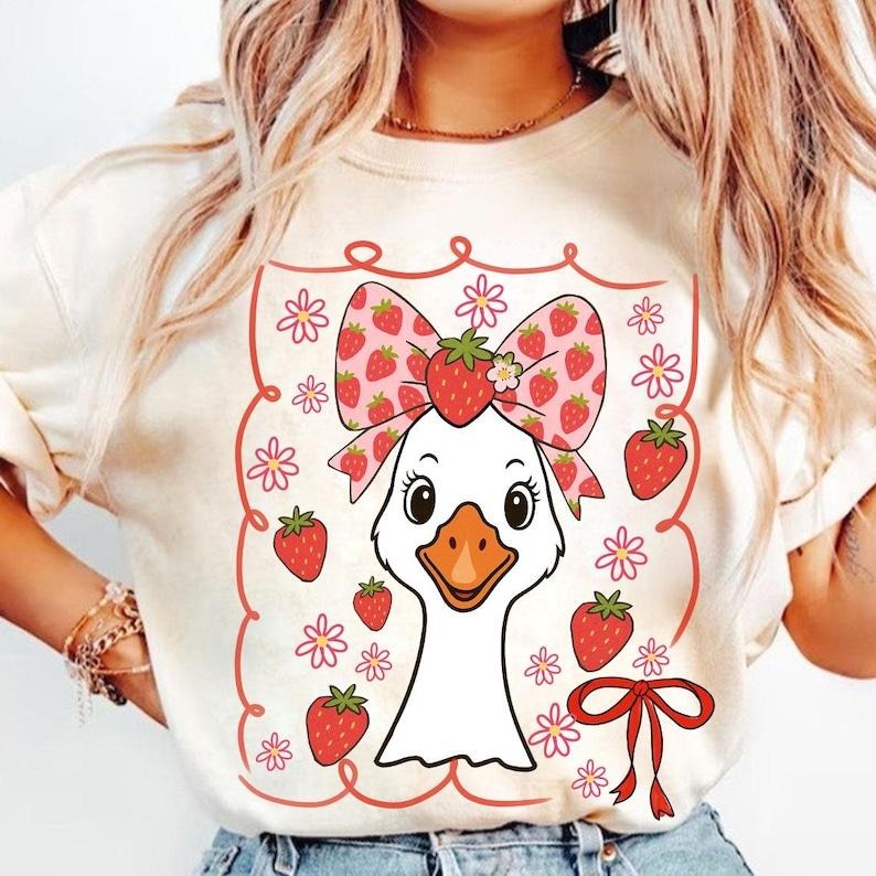 Cute Strawberry Goose Shirt Summer Goose Mama Coquette Mothers Day Funny Shirt T-Shirt