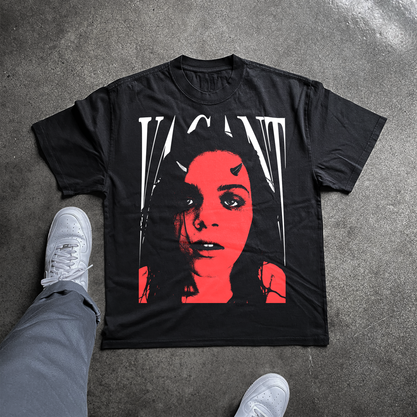 'VACANT' HEAVYWEIGHT BLACK T-SHIRT