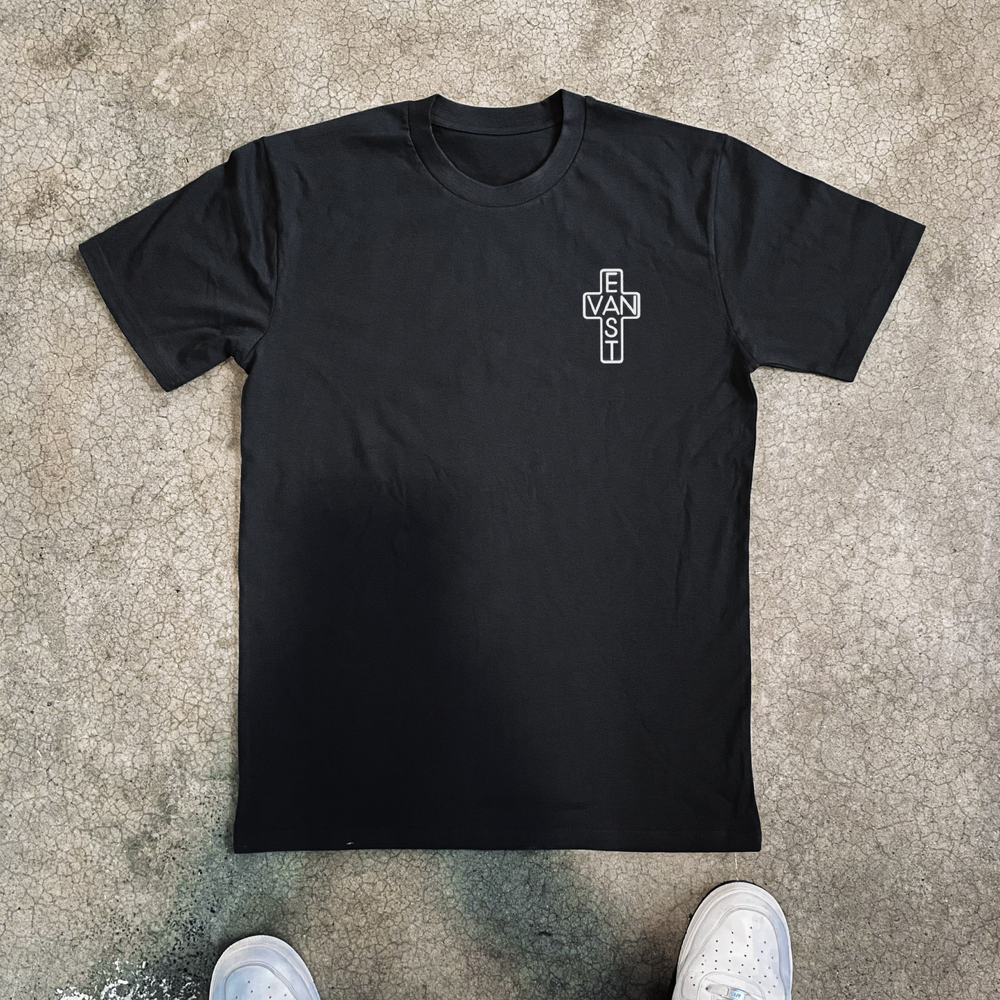 'EAST VAN' CROSS HEAVYWEIGHT BLACK T-SHIRT