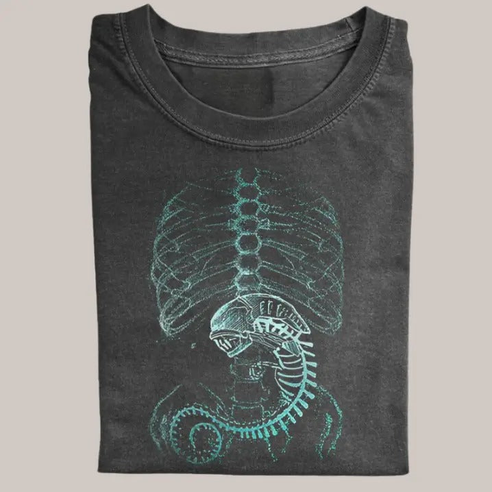 Alien 1979 Vintage Tee, Alien T-Shirt, Horror Movie Shirt, Funny Halloween Shirt, Unisex Shirt Menswear Womenswear Streetwear