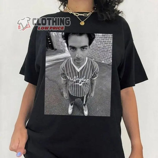 Funny Joe Jonas Graphic Unisex T-Shirt, Retro Joe Jonas Movie Rapper Shirt, Vintage 90S Joe J...