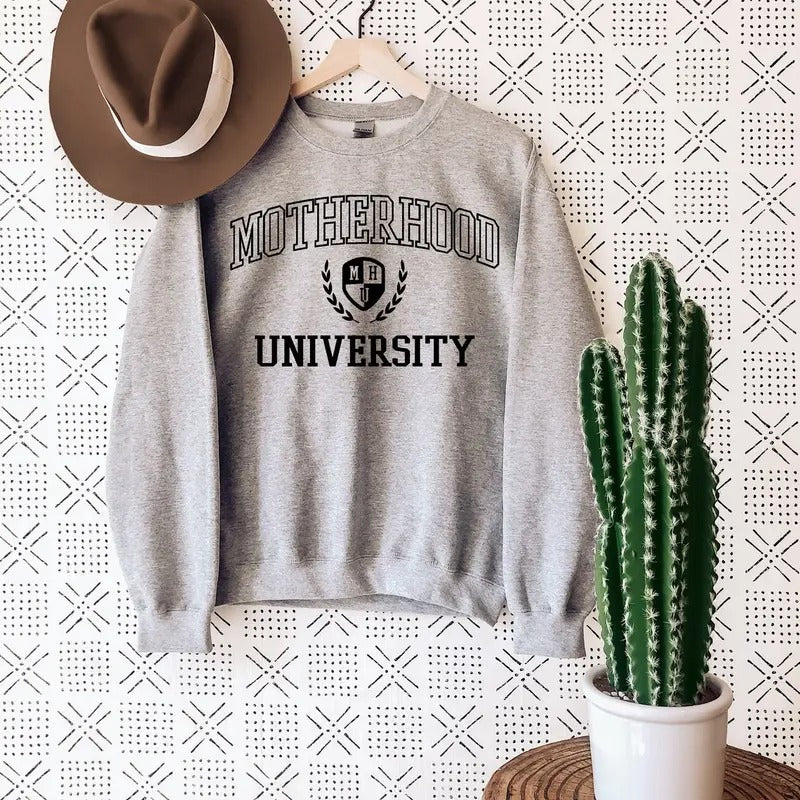Motherhood University Sweatshirt, Mama Sweater, Mom Crewneck Sweat, Retro Mom Sweat, Mothers Day shirt