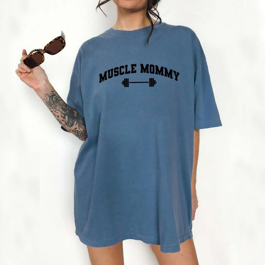 Muscle Mommy Tee, Muscle Mom Graphic Tee Women, Weightlifting Mom Unhinged Shirts For Women, Gym Lover Shirts For Mom, Women Outfit, Mother's Day Gifts, Women's Tops, Womenswear, Cotton Fabric Relaxed Fit Chic Style