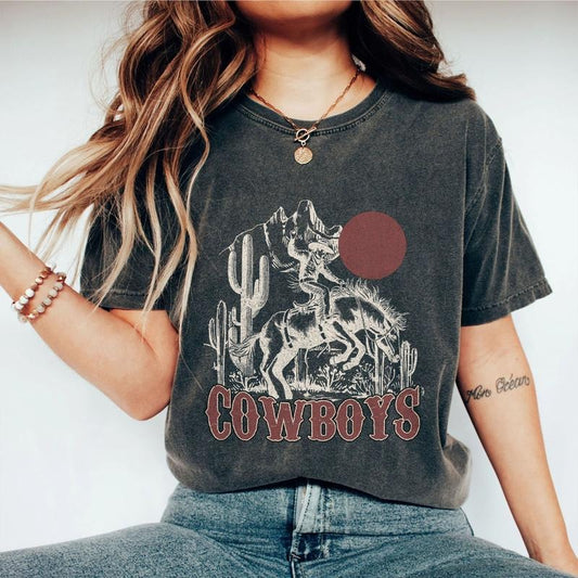 Retro Cowboy Shirt, Comfort Shirt Gift for Her, Retro Wild West Shirt, Vintage Howdy T-Shirt, Vintage 90s Cowboys Tee, Howdy Shirt, Cowgirl Shirt for Girl, Cute Country Shirts, Oversized Graphic Tee, Wild West Gifts for Women, Gift for Mom, Women Top