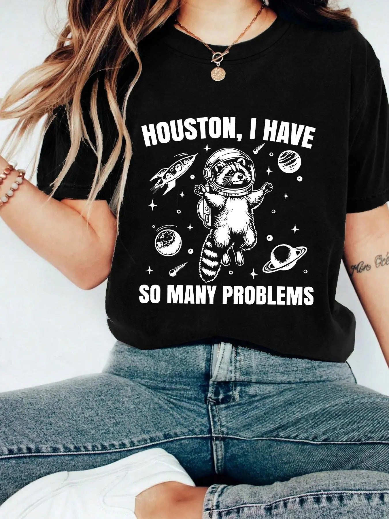 Women's Raccoon & Letter Print Round Neck Graphic Tee, Vintage Trendy Casual Short Sleeve T-shirt for Daily Wear, Ladies Spring & Fall Outfit