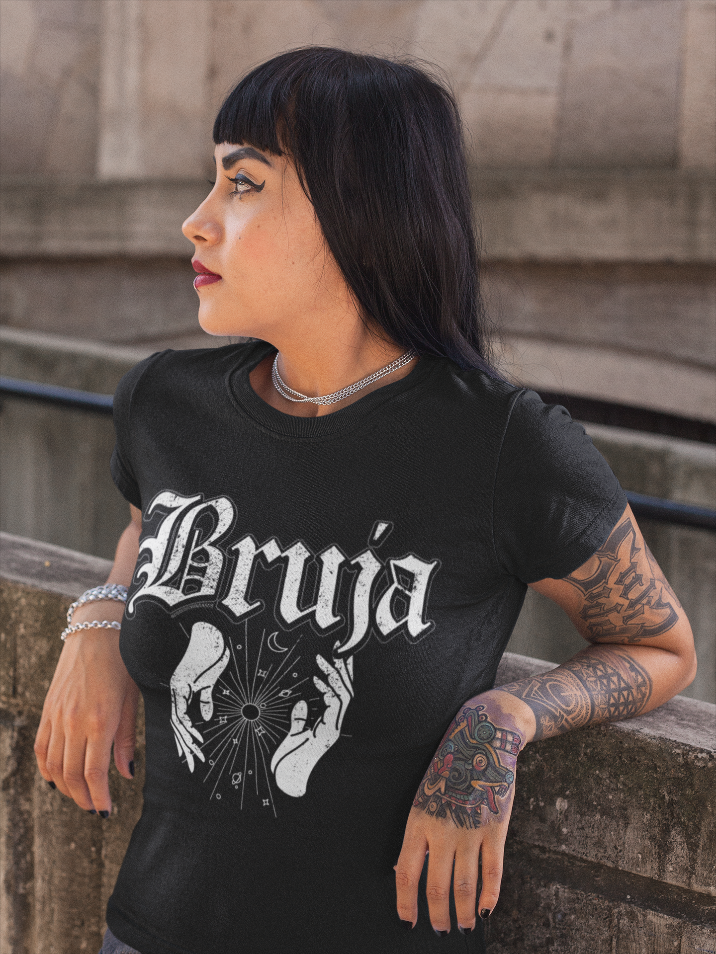 Bruja Vintage Chingona T-Shirt